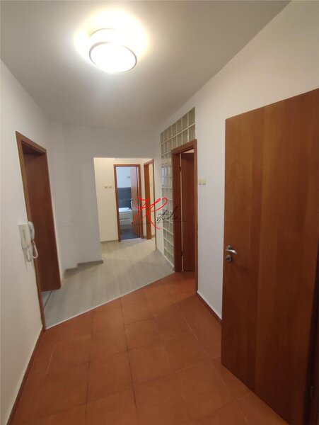 Tei, vanzare apartament 3 camere, renovat, cu centrala