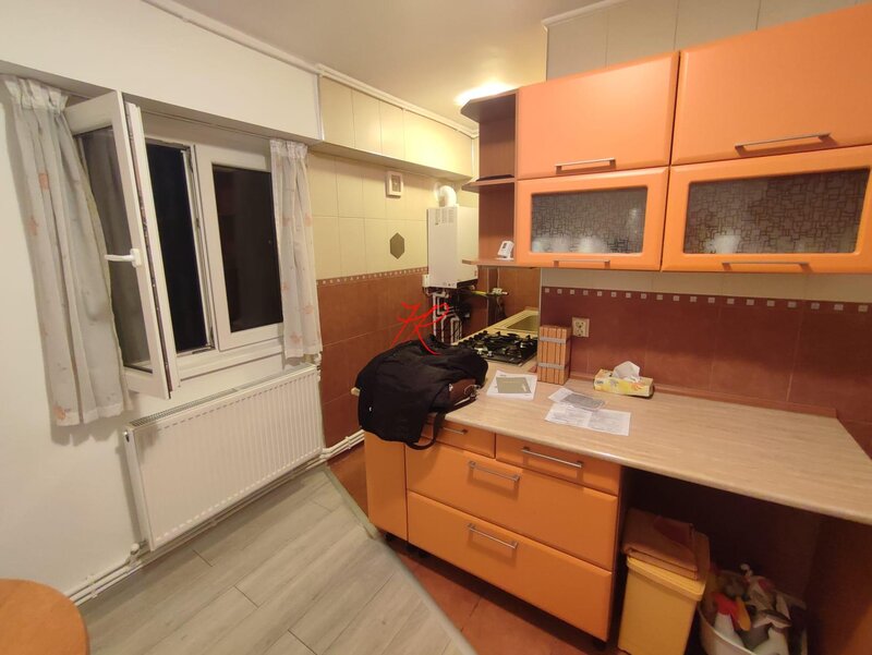 Tei, vanzare apartament 3 camere, renovat, cu centrala