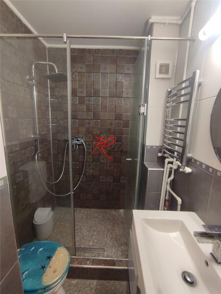 Tei, vanzare apartament 3 camere, renovat, cu centrala